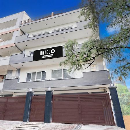 Super Hotel O Sector 43 Гургаон Экстерьер фото