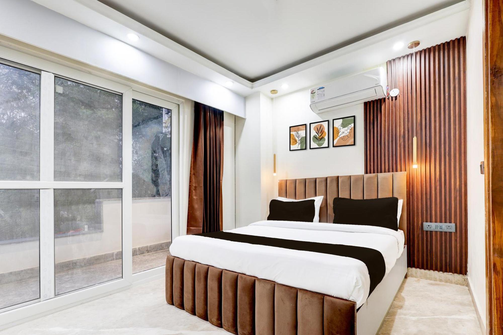 Super Hotel O Sector 43 Гургаон Экстерьер фото