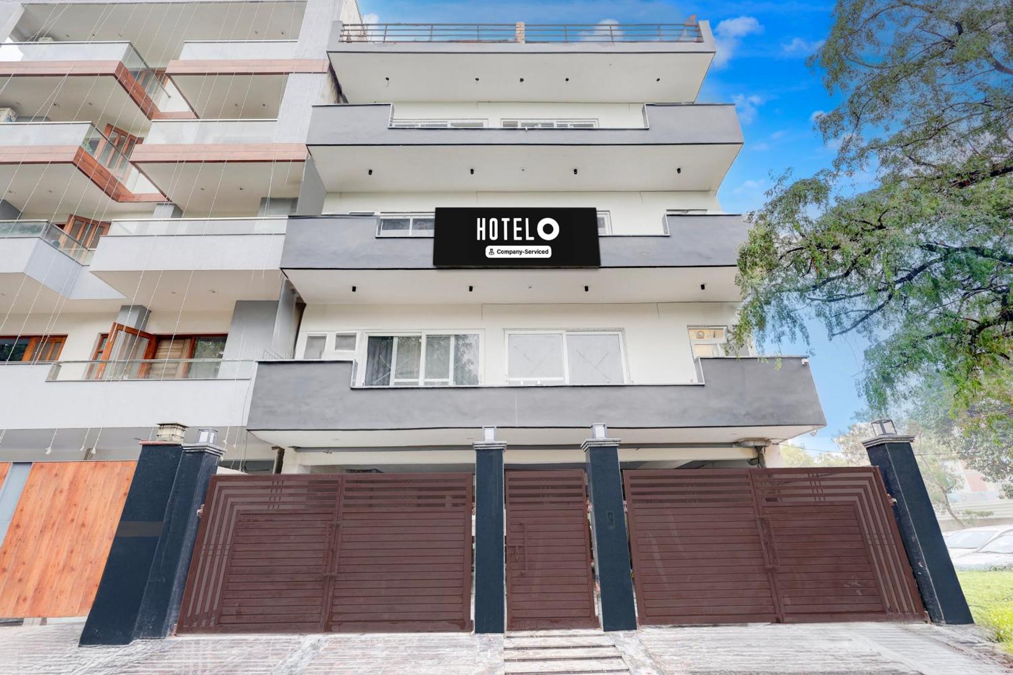 Super Hotel O Sector 43 Гургаон Экстерьер фото