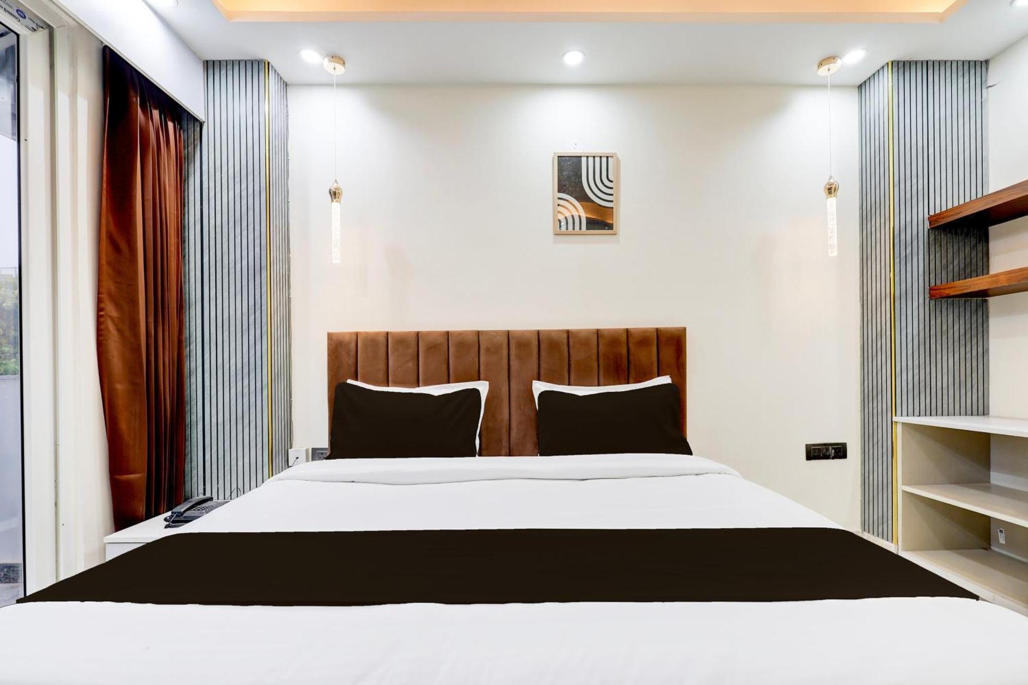 Super Hotel O Sector 43 Гургаон Экстерьер фото
