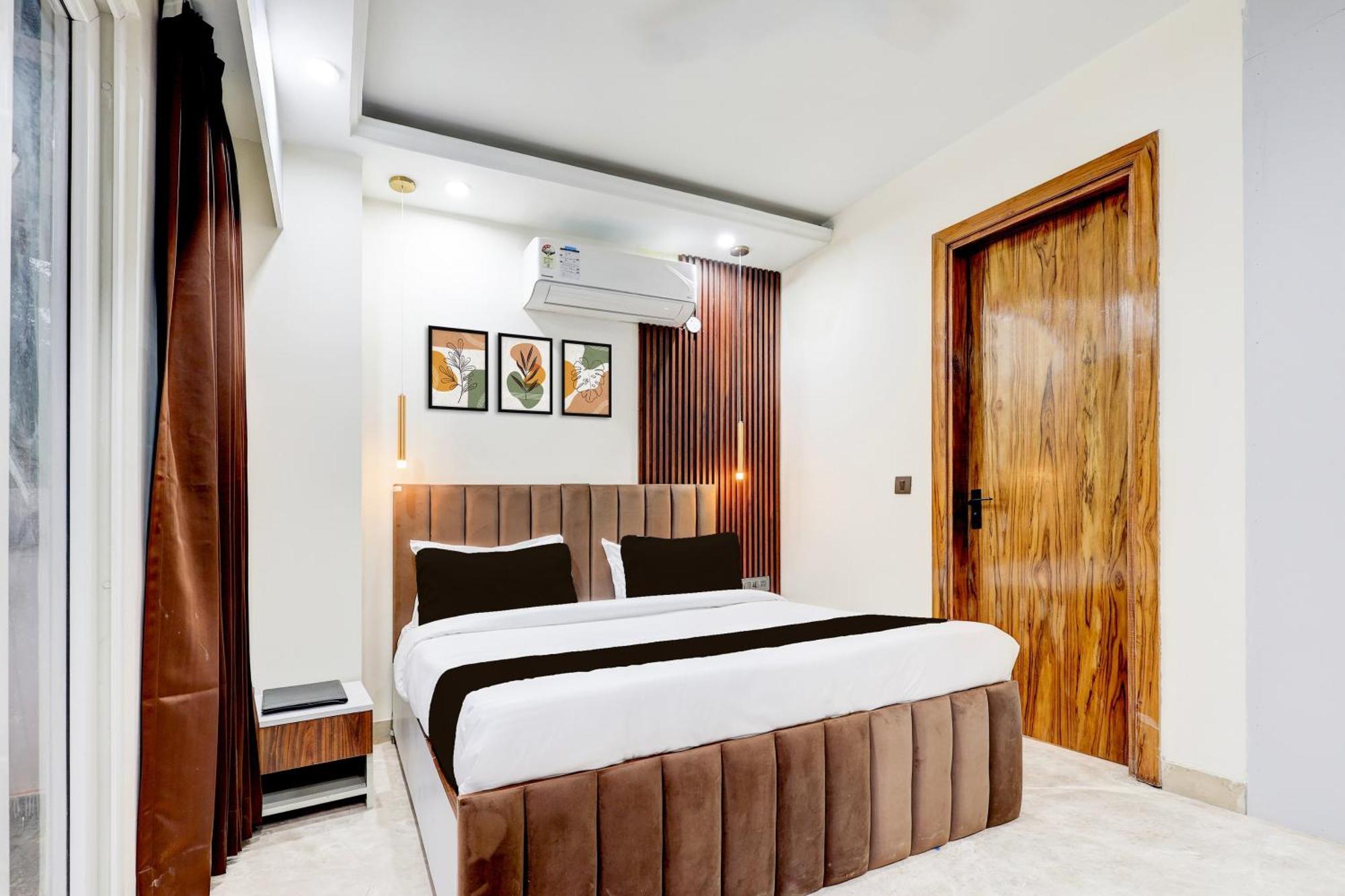 Super Hotel O Sector 43 Гургаон Экстерьер фото